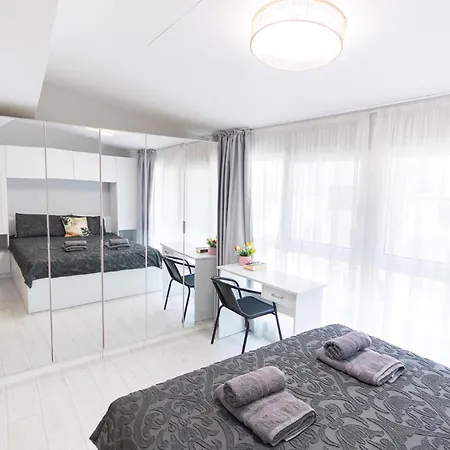 Апартамент Stayeasy Center Варна